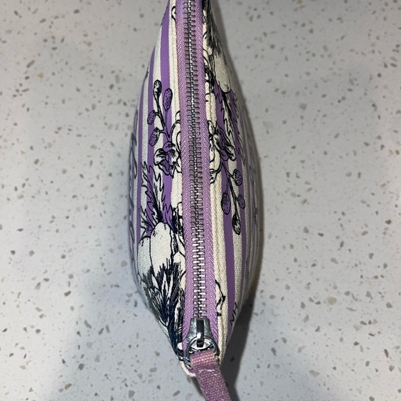 Kiehls Cosmetics Tote - Picture 4 of 6